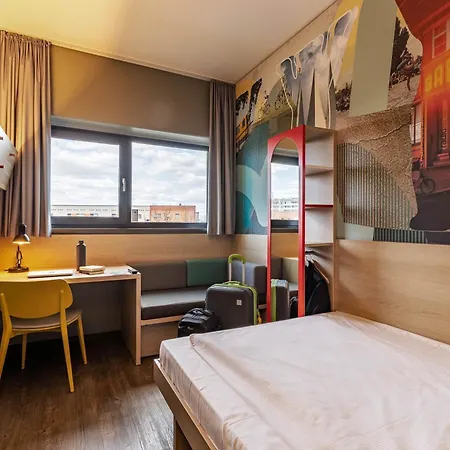 Meininger Hotel Berlin Airport Exterior photo