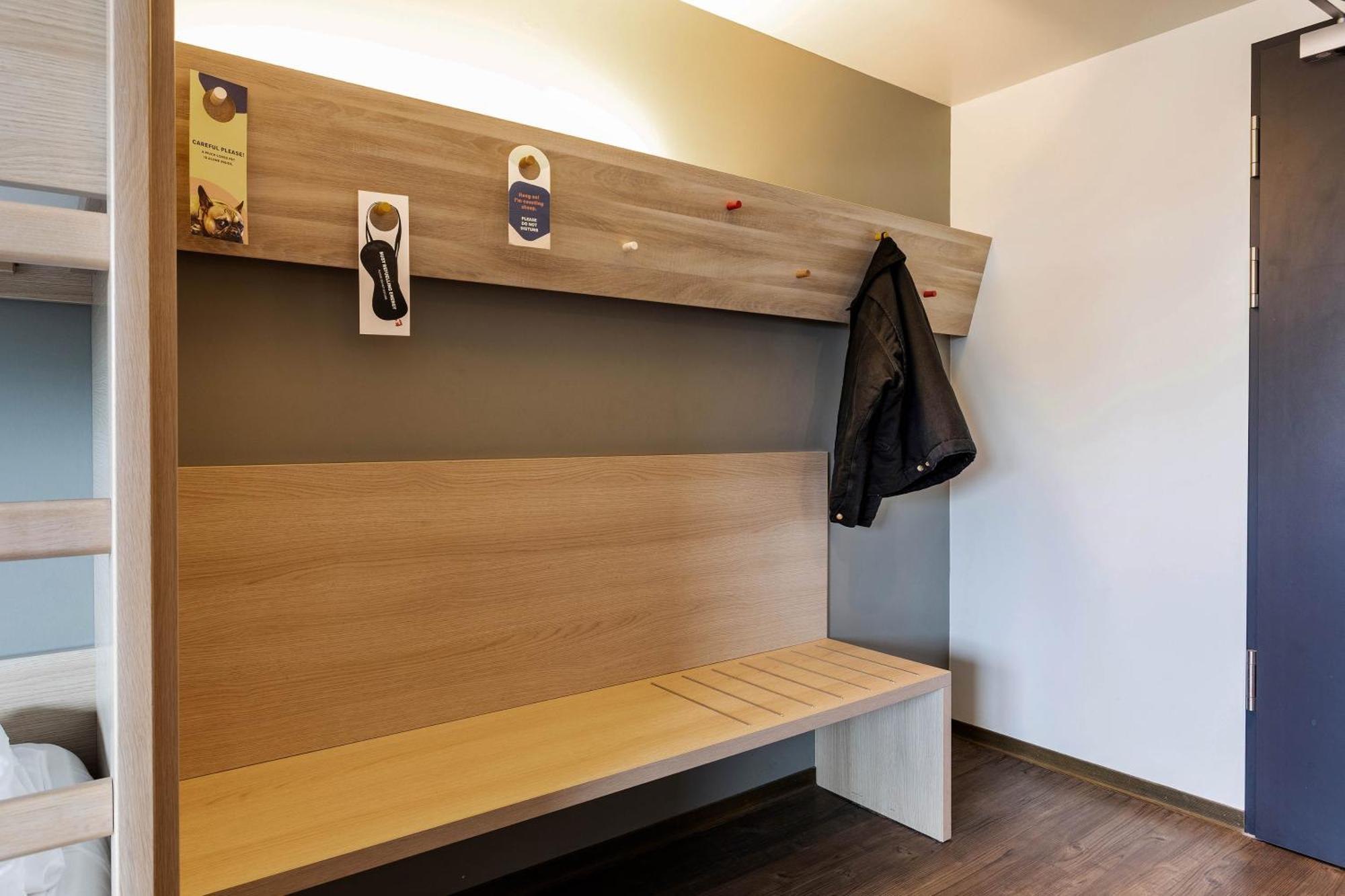 Meininger Airport Hotel 3*